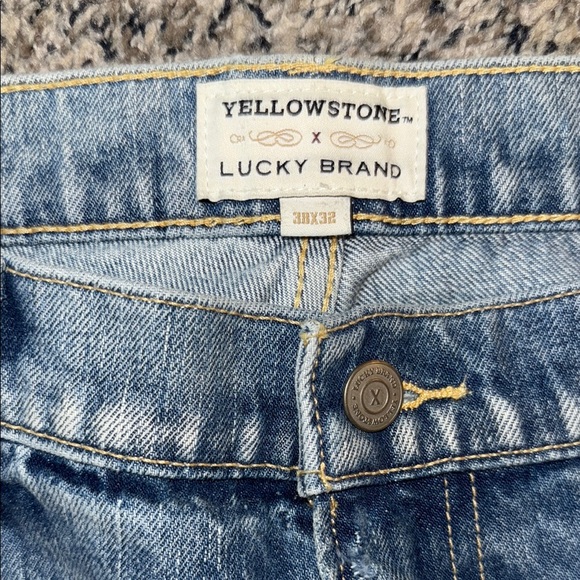 Lucky Men's Blue Jeans - Picture 2 of 4